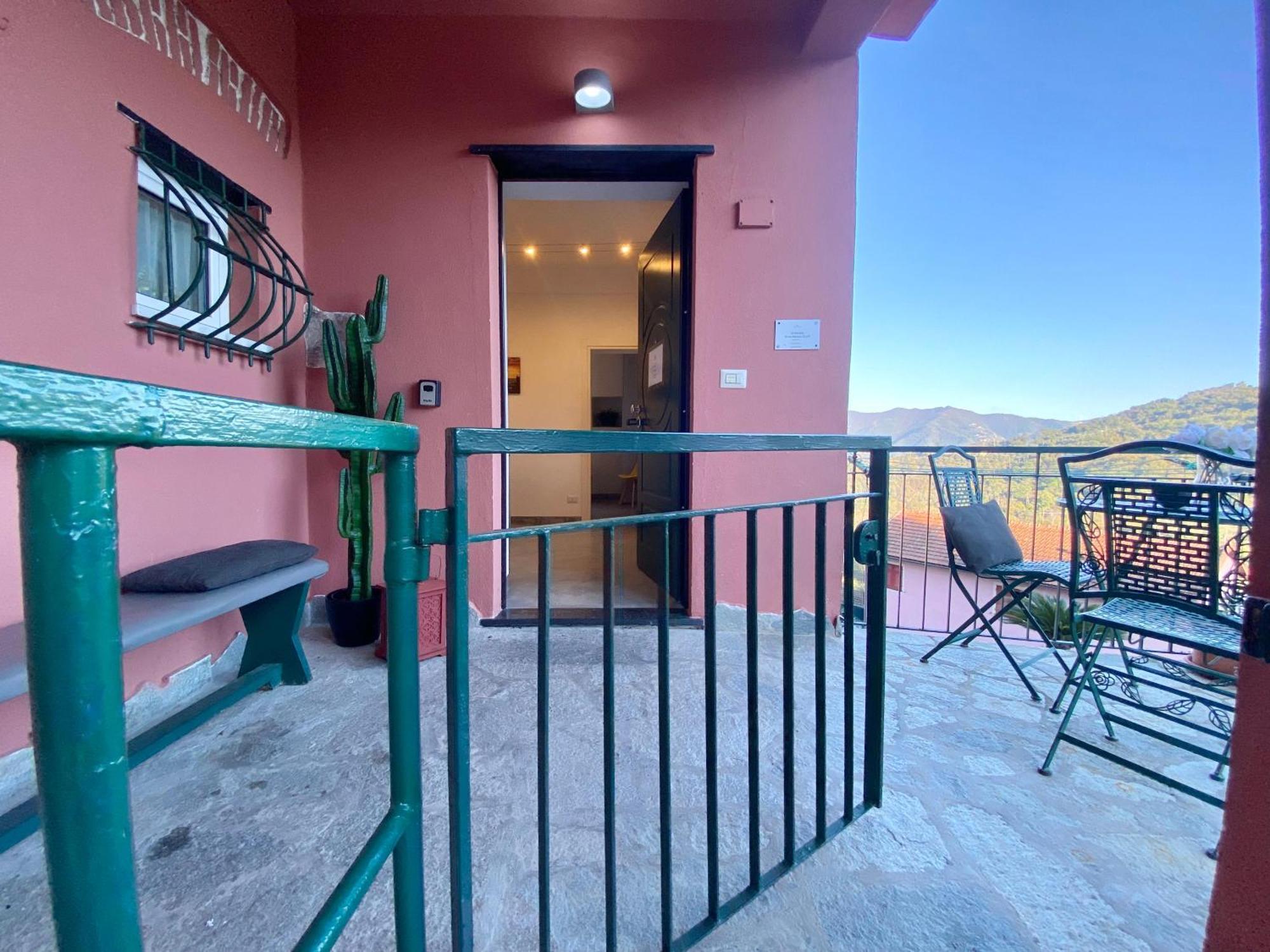 Alla Casa Rosa, Peaceful Apartment Surrounded By Greenery With Free Parking, Wifi & Air Conditioning 라팔로 외부 사진